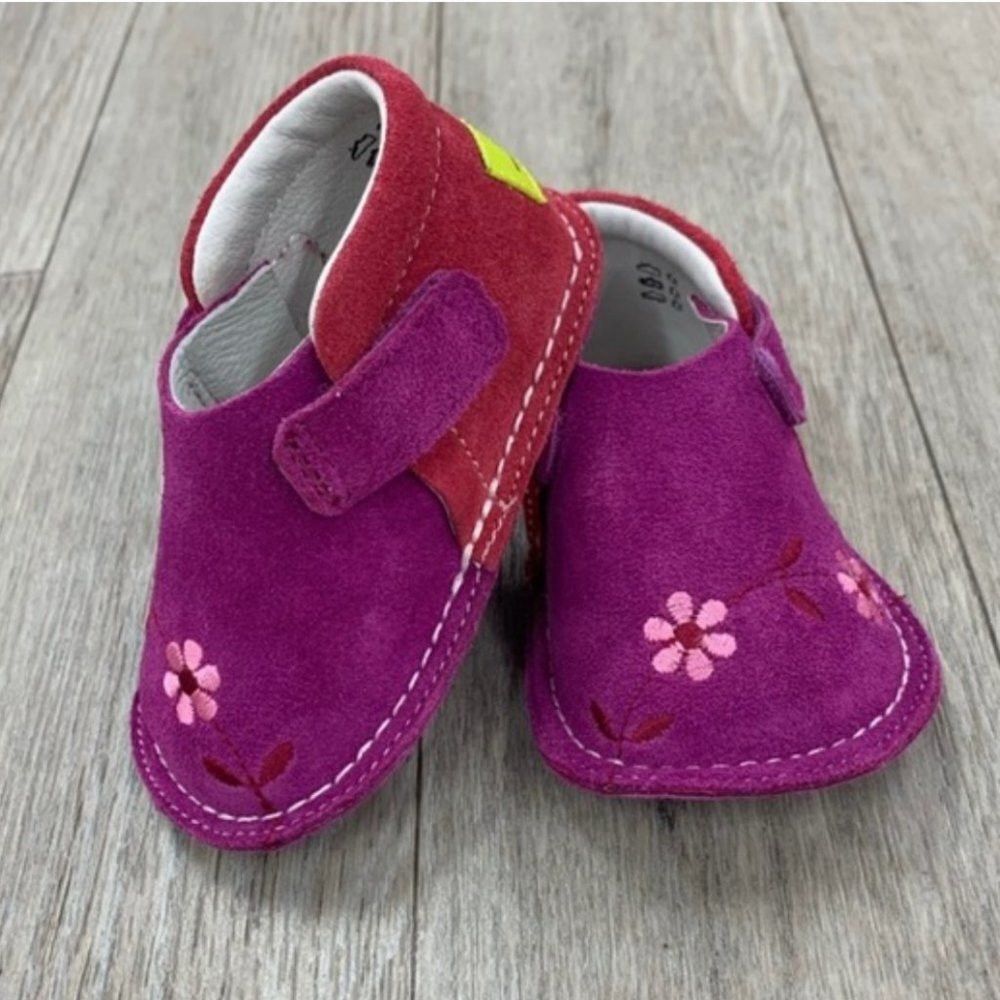 PIPIT Fuchsia/Strawberry suede Flower baby shoes 2